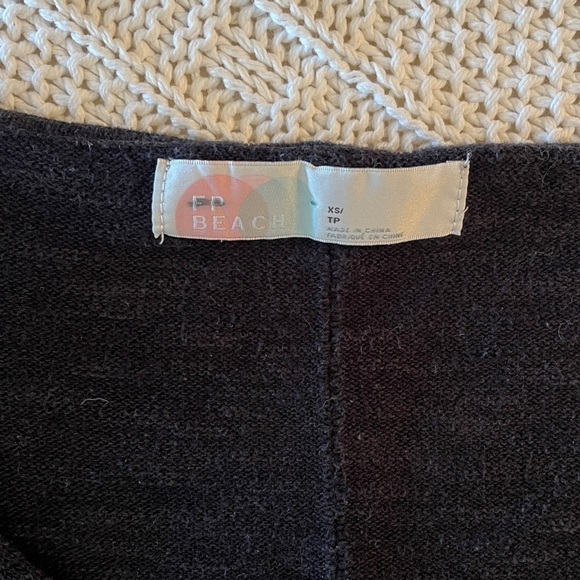 Free People Beach black v-neck cotton linen blend sweater - Picture 2 of 5